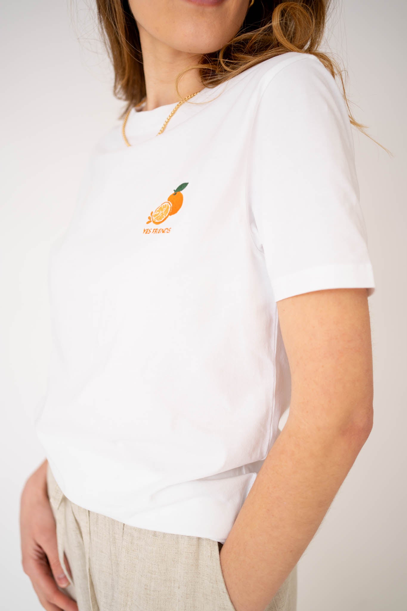 yes-friends-charlie-taylor-organic-white-t-shirt-embroidered-oranges-womens-1_cd0c7955-115f-4c50-a8cc-3983acfbd8d4.jpg