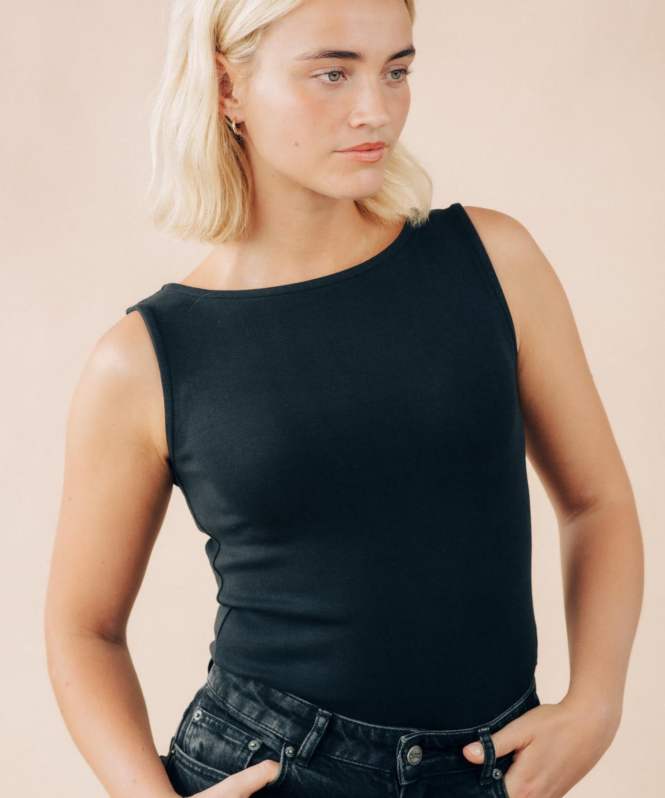 Boat Neck Tank