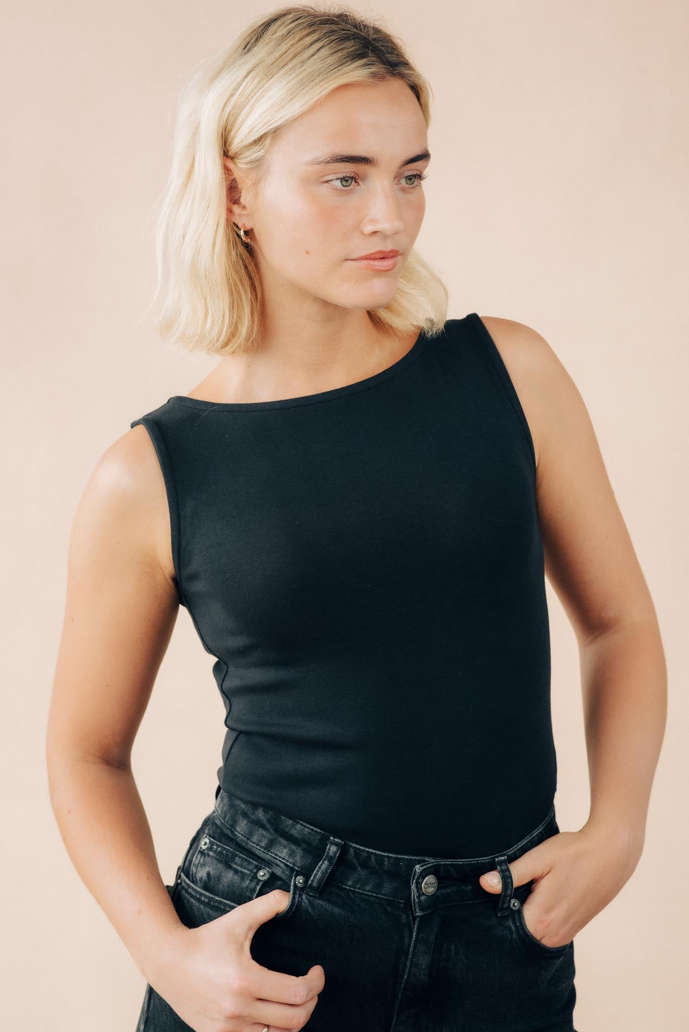 Boat Neck Tank