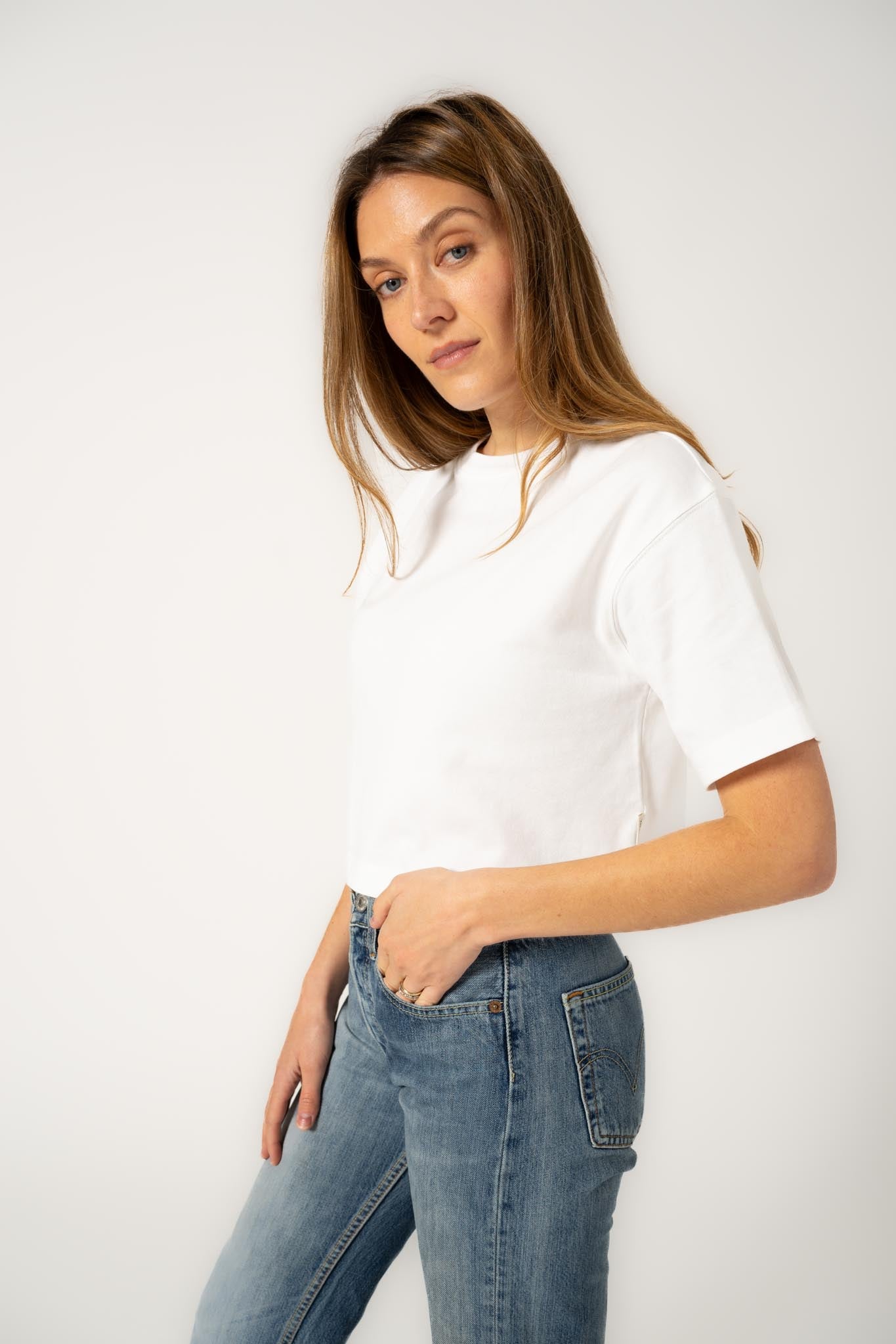 ethical-sustainable-affordable-organic-cotton-cropped-boxy-t-shirt-white-2.jpg