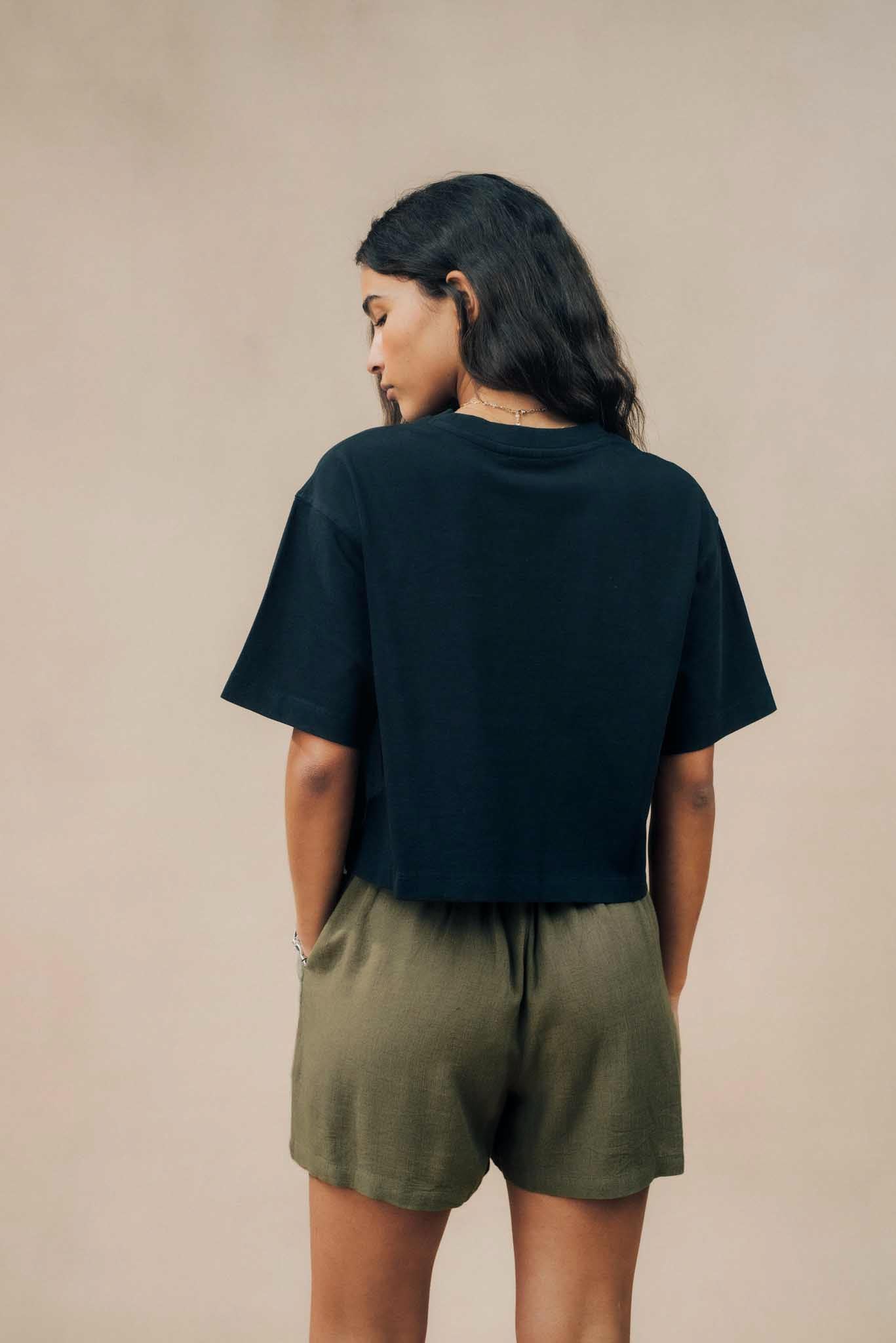 ethical-sustainable-linen-relaxed-shorts-olive-2.jpg