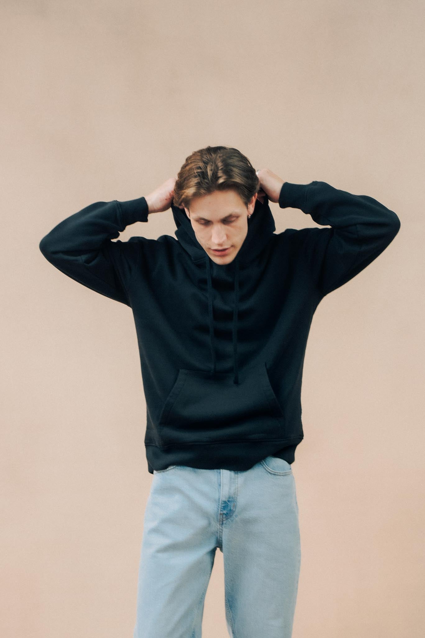 ethical-sustainable-organic-cotton-unisex-relaxed-hoodie-black-4_37a7e0bd-0b06-4035-894b-4edc87e42ceb.jpg
