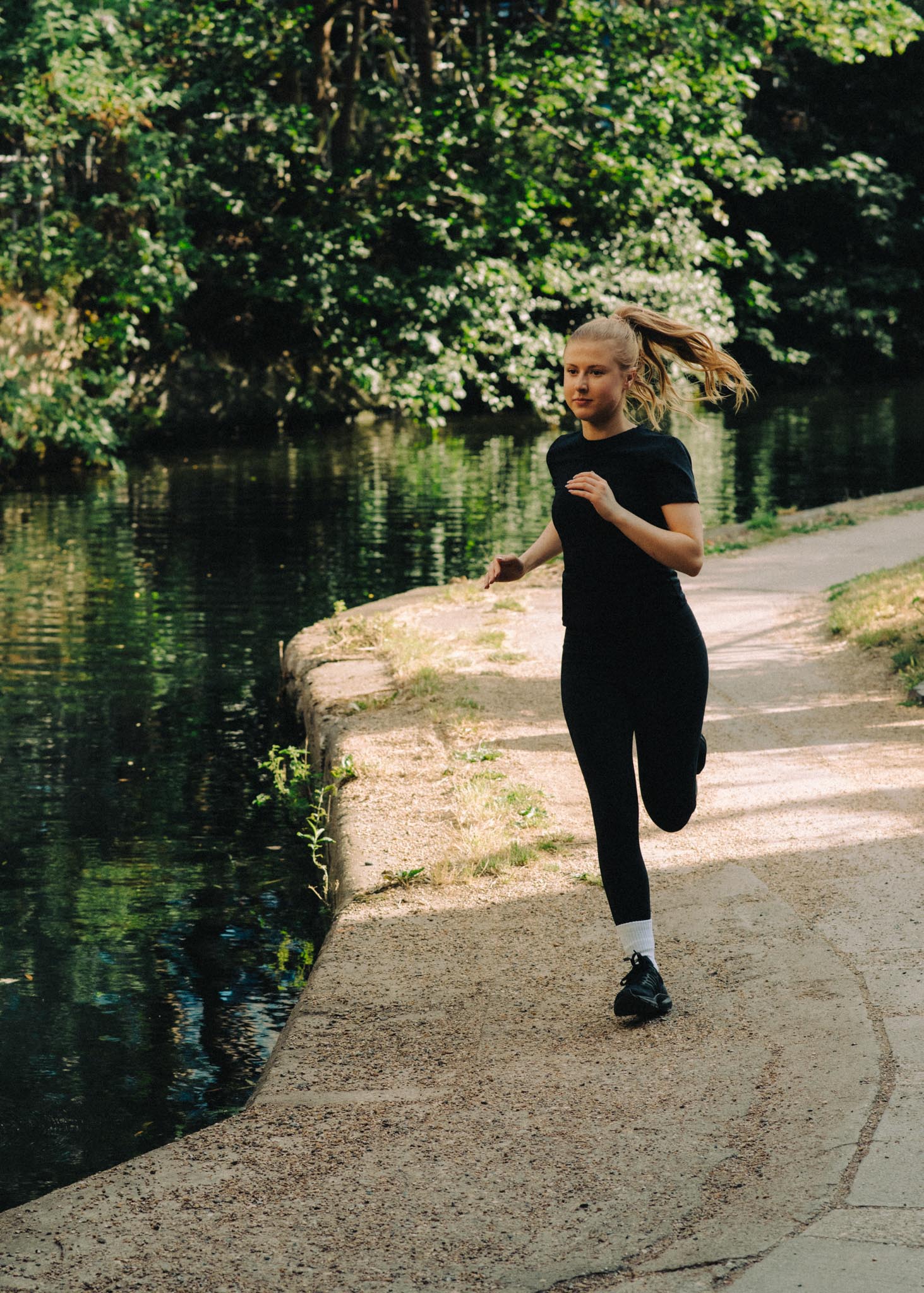 ethical-sustainable-recycled-sportswear--47_a2c54a75-69a9-4967-939d-5125606fcc6b.jpg