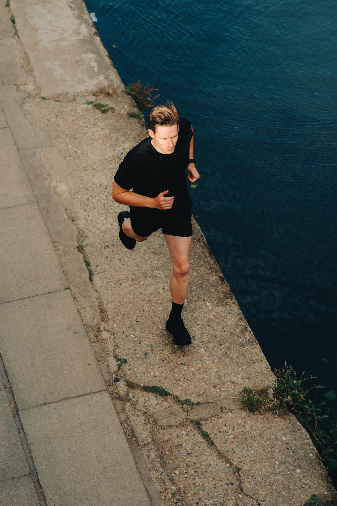 ethical-sustainable-recycled-sportswear--52_3b5f0ca2-c79b-44aa-86d6-774432d910e7.jpg