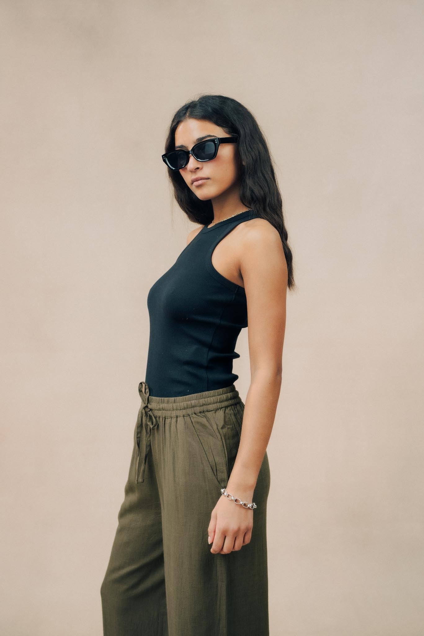 ethical-sustainable-relaxed-linen-trousers-olive-2.jpg