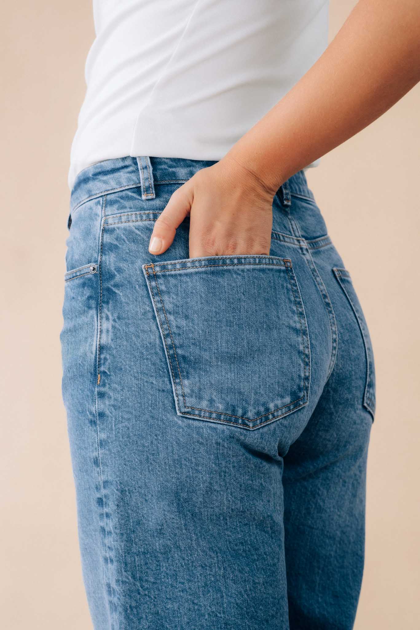 Barrel Leg Jeans