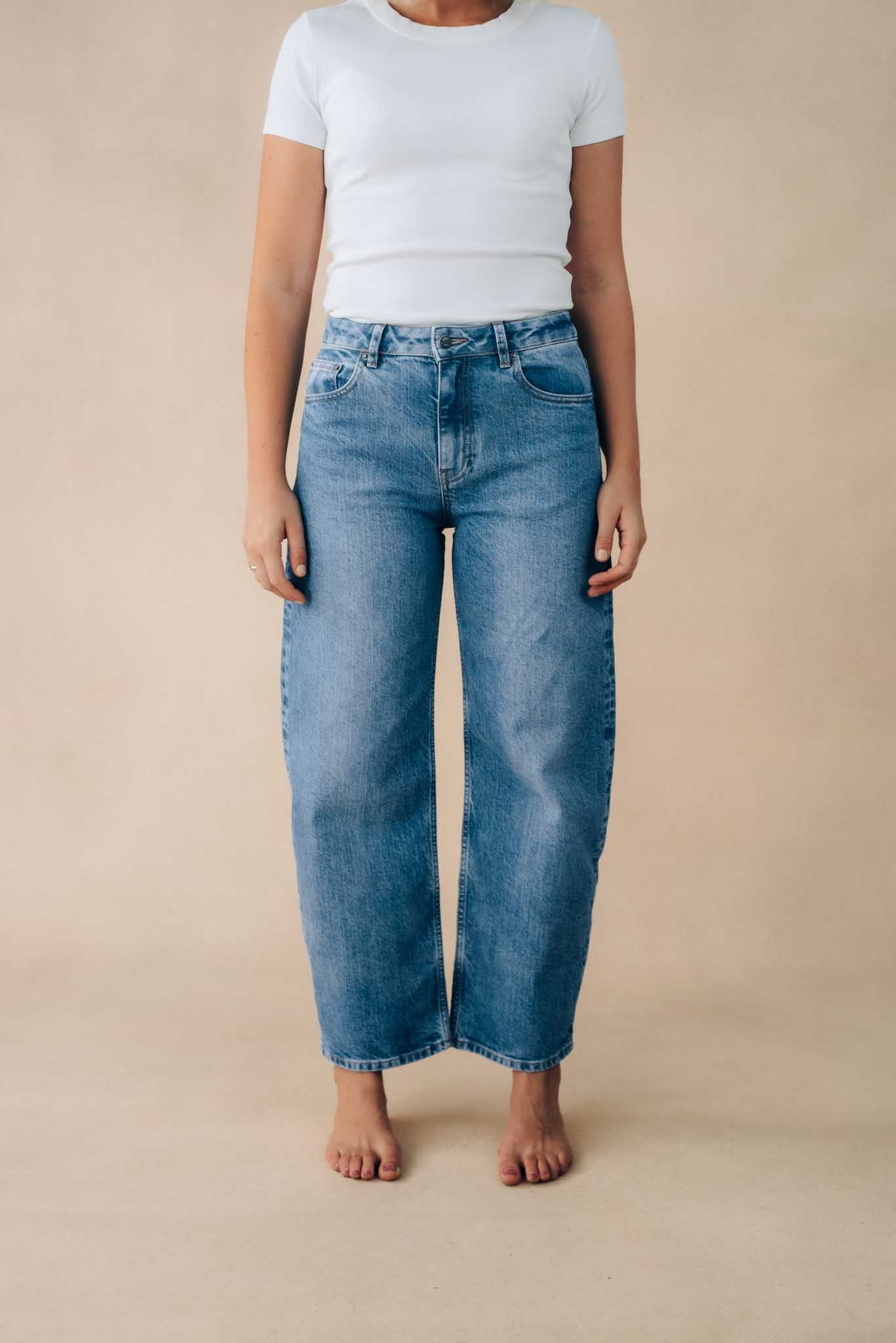 Barrel Leg Jeans