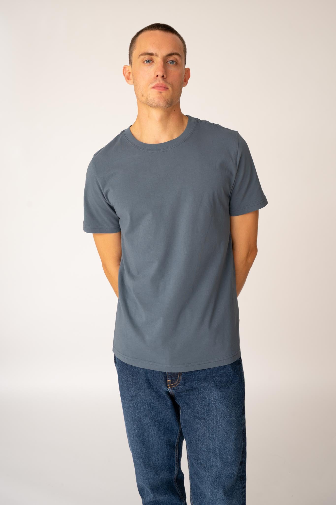 unisex-organic-cotton-original-t-shirt-grey-blue-09_6686cbcf-1833-4f91-8e72-055c27591be0.jpg