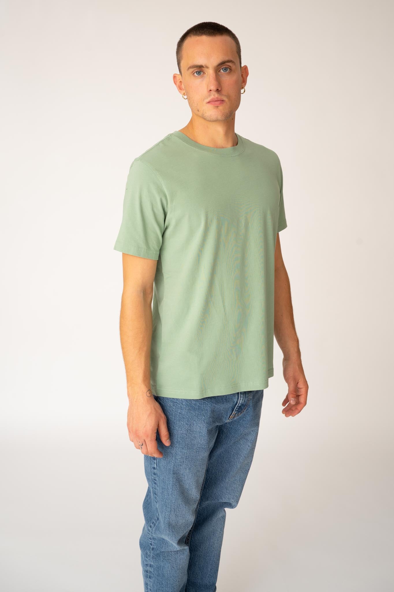 unisex-organic-cotton-original-t-shirt-sage-green-09.jpg